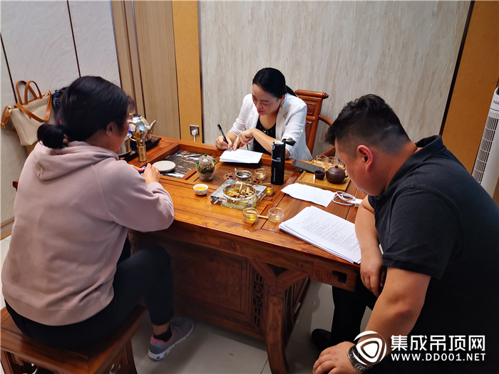 奧華新泰店開業(yè)1個月斬獲202萬，創(chuàng)下頂墻整裝銷售佳績！